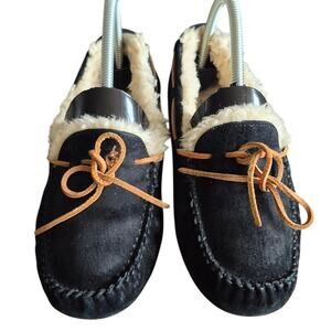 UGG Black Suede Shearling Lined Moccasin Slippers Bow Accent Womens Size 7